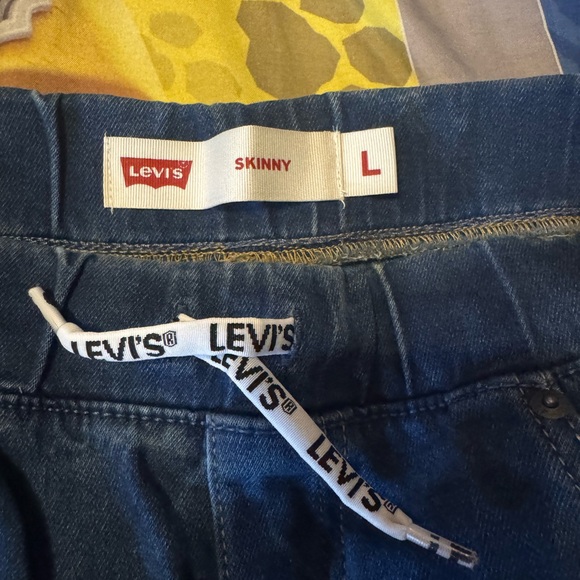 Levi's Blue Jean Shorts with Elastic Waistband - Picture 4 of 4